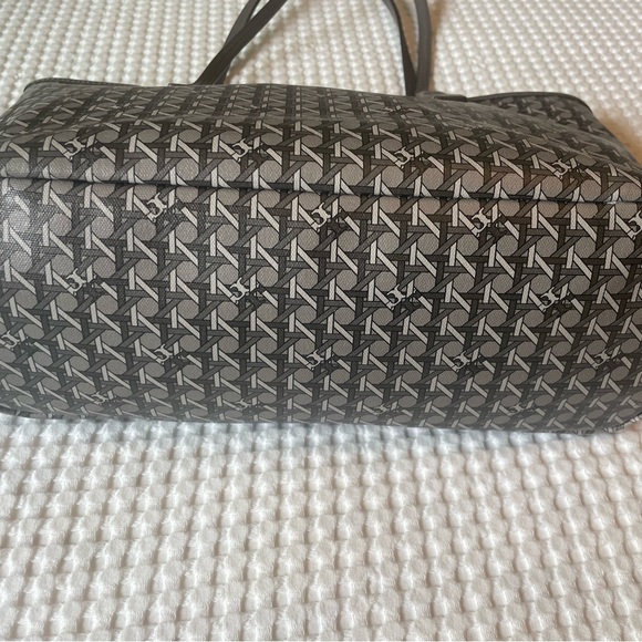 Tory Burch Gray Geometric Print Tote - Picture 3 of 15